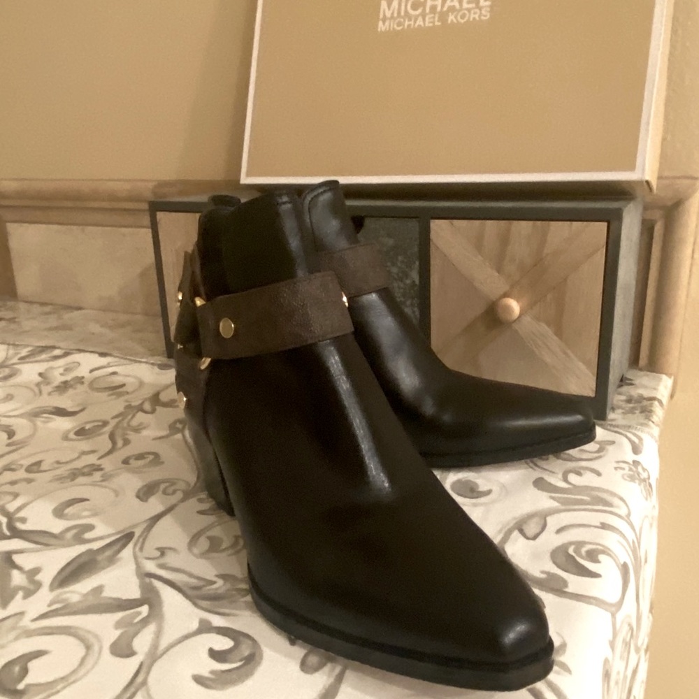 Michael Michael Kors Pamela booties